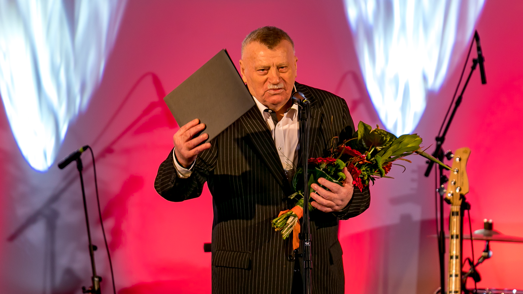 Rīgā pasniegtas Gada balvas interešu izglītībā, par mūža ieguldījumu sumina Juri Gabranovu