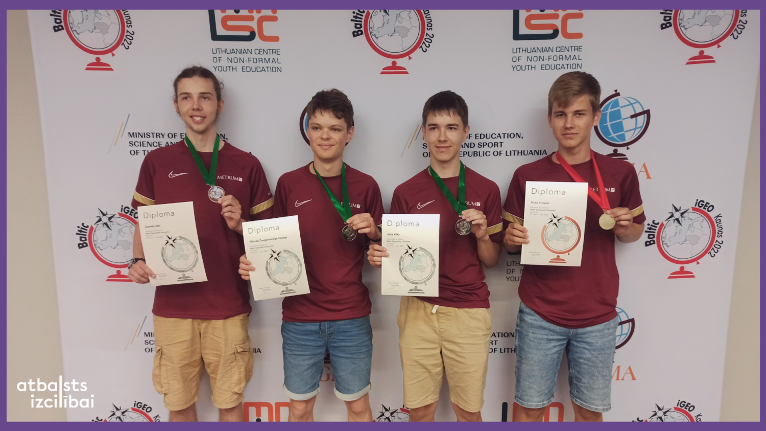 Latvijas skolēnu komanda Baltijas ģeogrāfijas olimpiādē Lietuvā iegūst četras medaļas