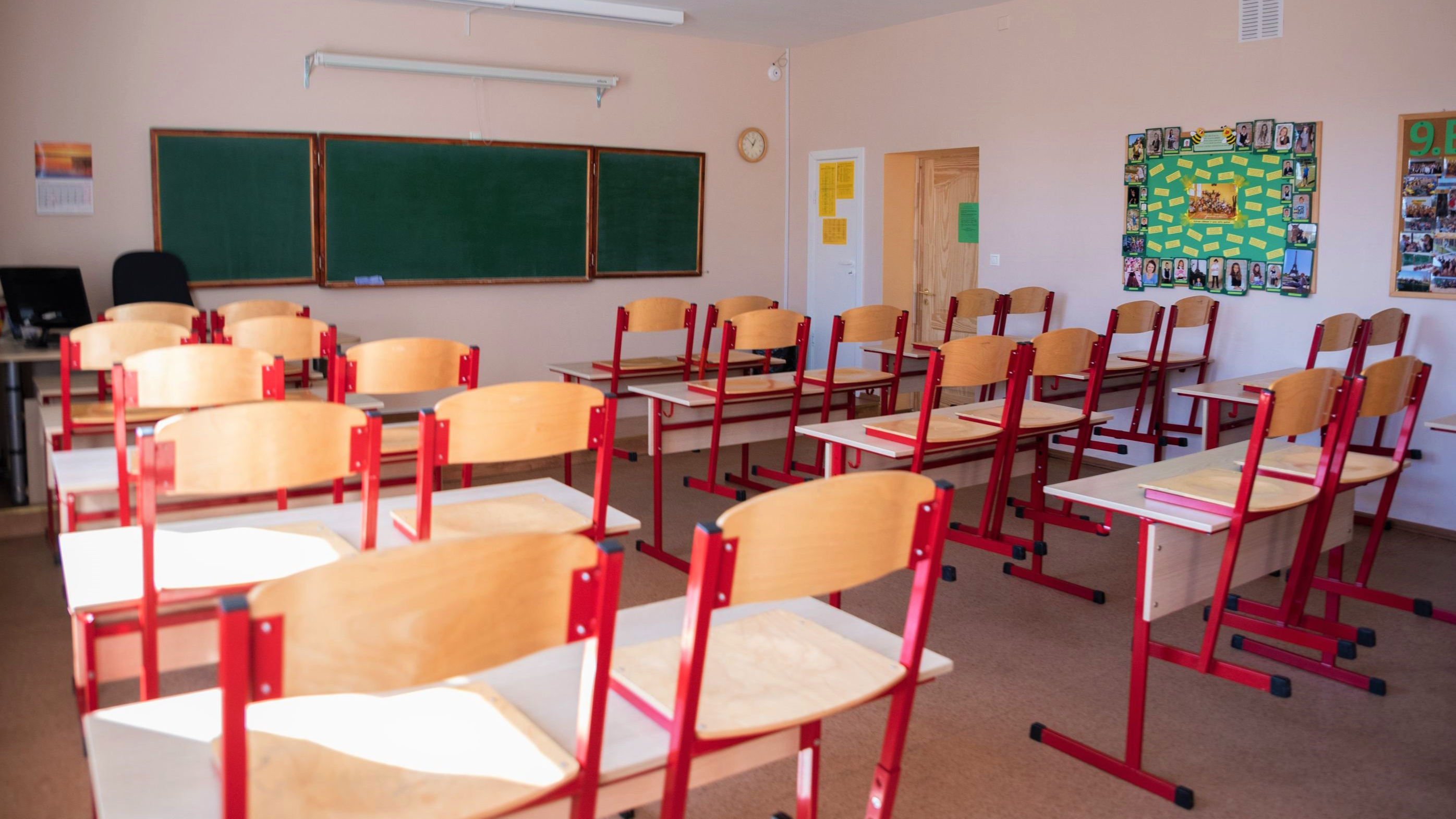 Veiktas izmaiņas noteikumos bērnu pieteikšanai un uzņemšanai Rīgas skolu 1. klasēs