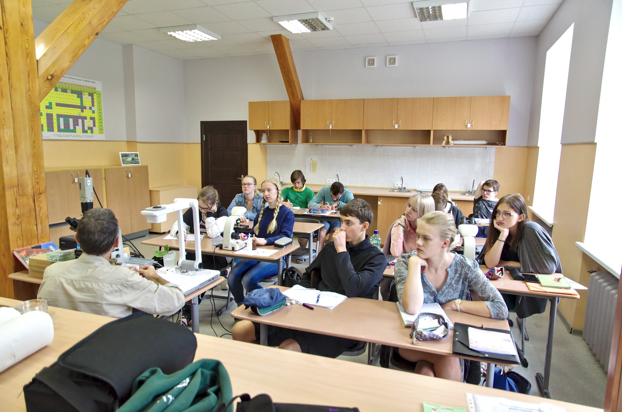 Izcilības skola 10.klašu skolēniem Latvijas Universitātē
