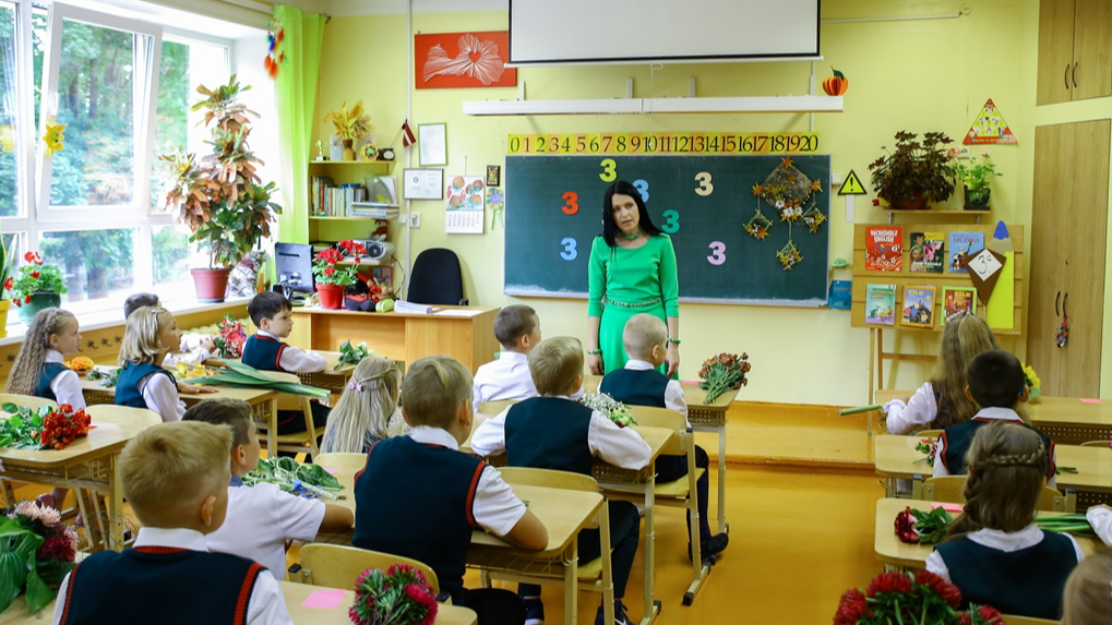 Rīgas pedagogiem piešķirs pabalstu par darbu Covid-19 pandēmijas apstākļos
