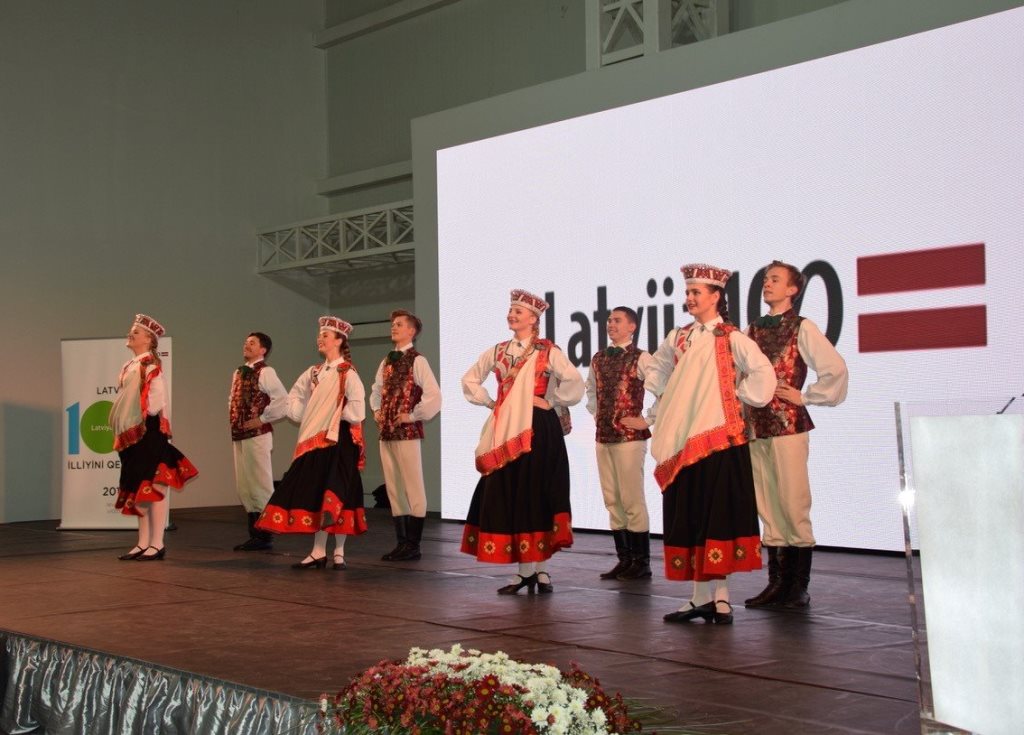 TDA „Uguntiņa” uzstājas Latvijas 100gades svinībām veltītā svētku pieņemšanā Azerbaidžānā