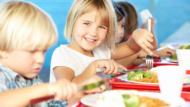 Informācija vecākiem saistībā ar bezmaksas ēdināšanas pakalpojumu pirmsskolās