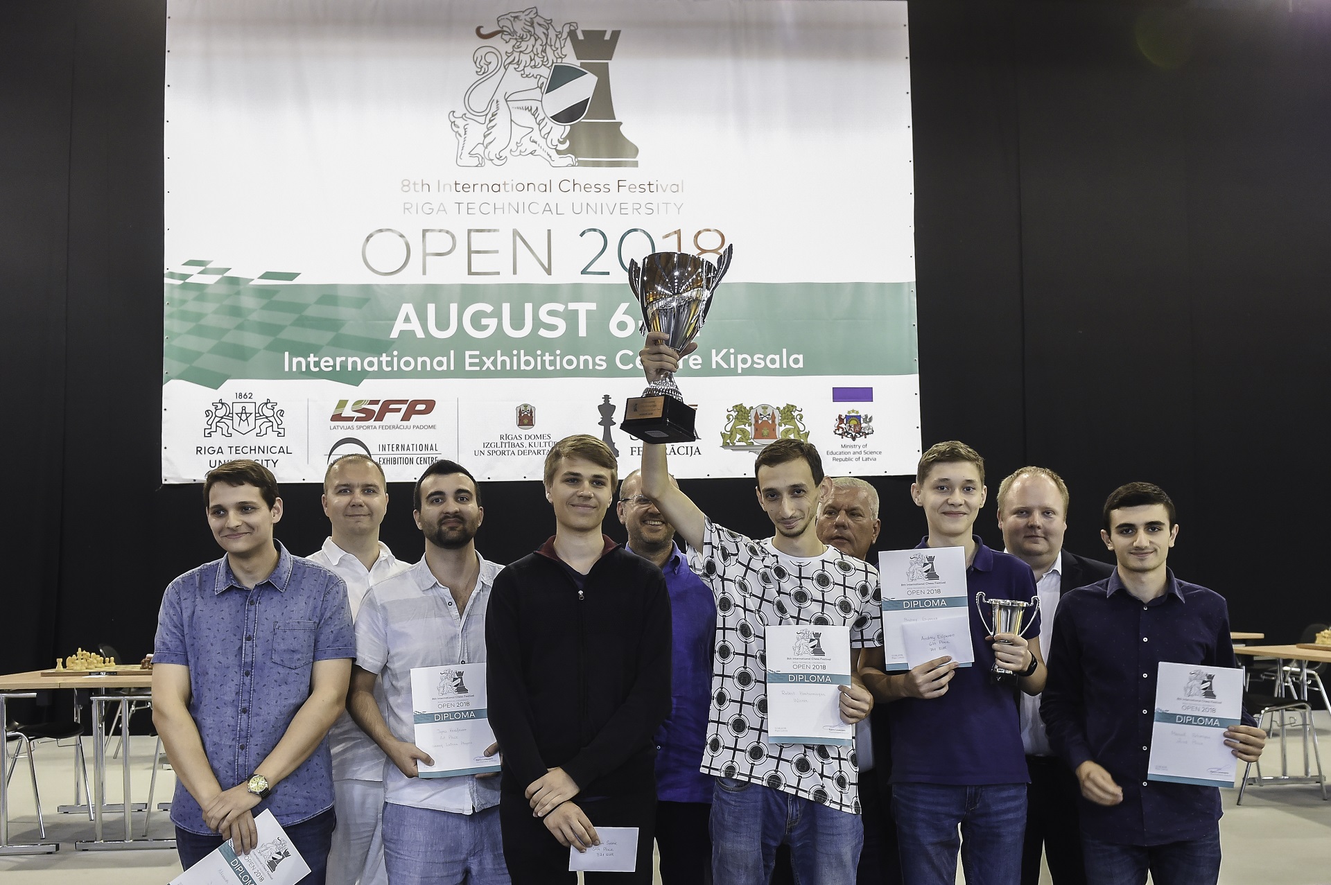 Šaha festivālā «RTU Open 2018» uzvar armēņu lielmeistars Hovhanisjans