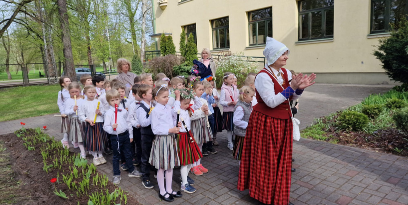 Sadziedāšanās svētki Rīgas pirmsskolas izglītības iestādē "Madariņa"