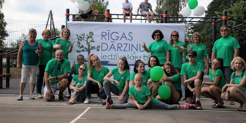 Dārziņu apkaimē atklāts jaunais sporta laukums