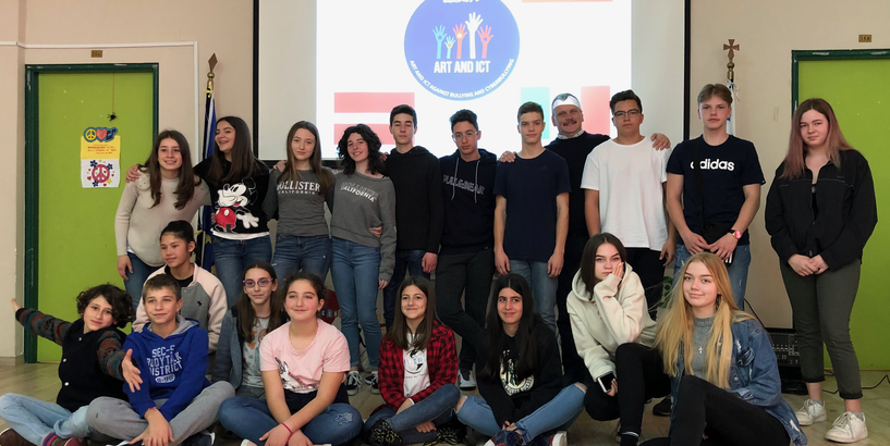 Rīgas 18. vakara jauniešu pieredze Erasmus + projektos