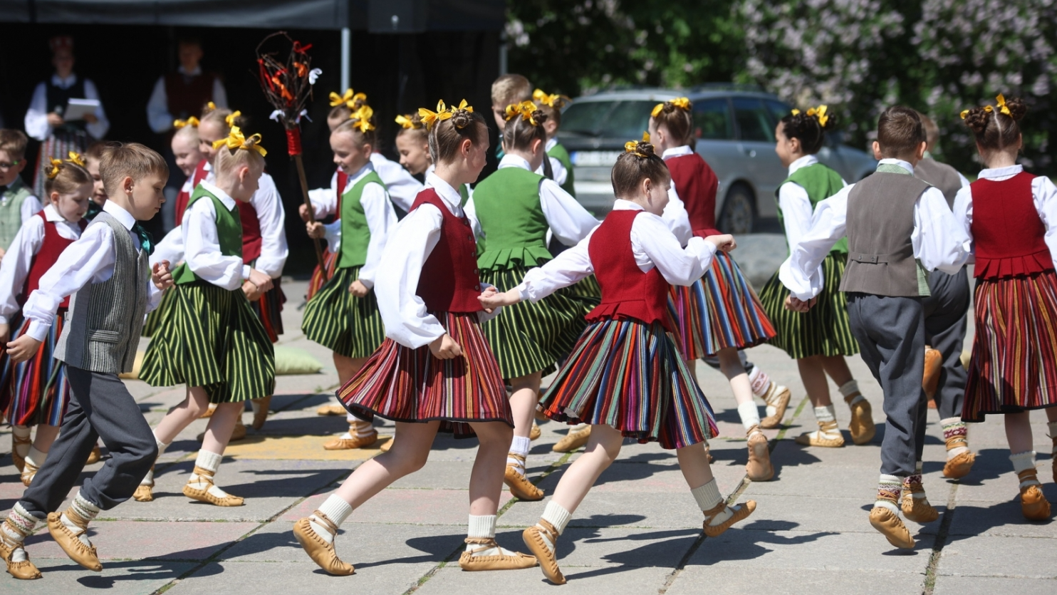 Gatavojas XIII Latvijas Skolu jaunatnes dziesmu un deju svētkiem