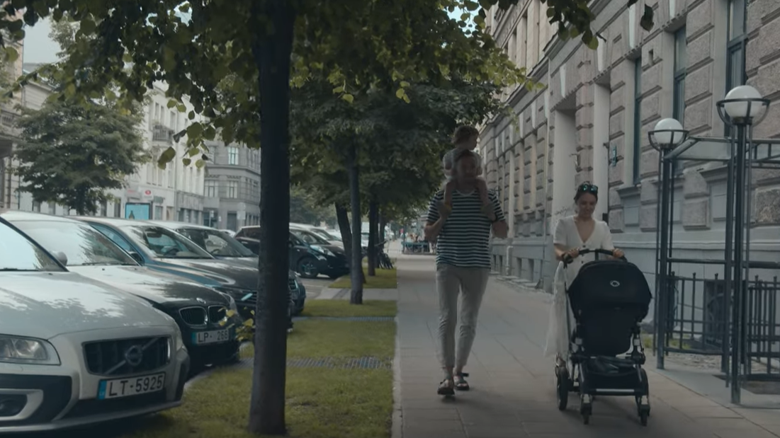 Video: kādu Rīgas centru vēlas redzēt jaunās ģimenes ar bērniem?