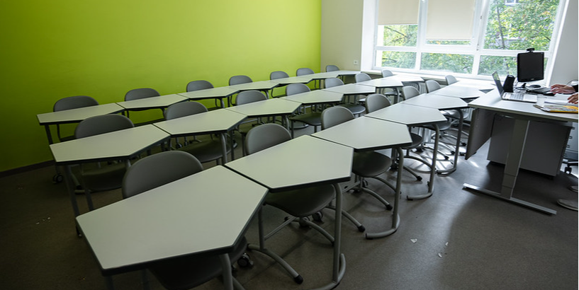 Rīgas valstspilsētas pašvaldības vidusskolās turpinās 10.klašu komplektēšana