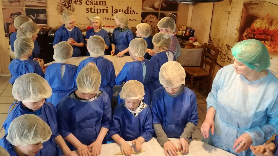 Mācību ekskursija uz maizes ceptuvi “Lāči”