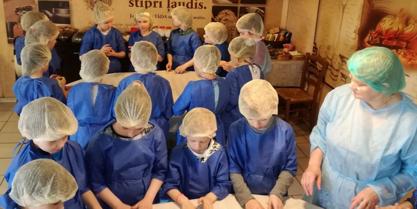 Mācību ekskursija uz maizes ceptuvi “Lāči”