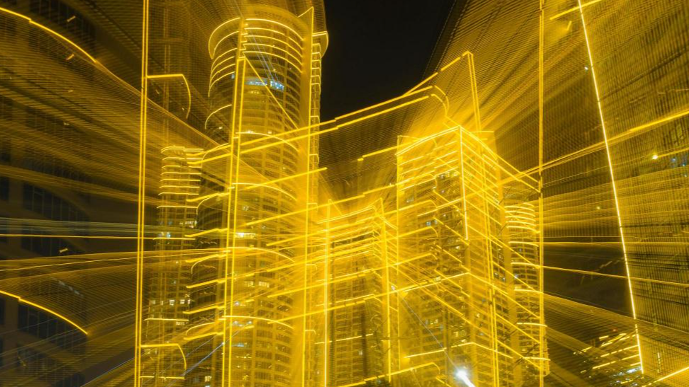 Rīgas vidusskolēnus aicina piedalīties konkursā par jaunas lietotnes izstrādi ar mākslīgā intelekta palīdzību