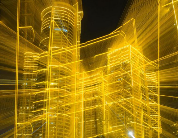 Rīgas vidusskolēnus aicina piedalīties konkursā par jaunas lietotnes izstrādi ar mākslīgā intelekta palīdzību