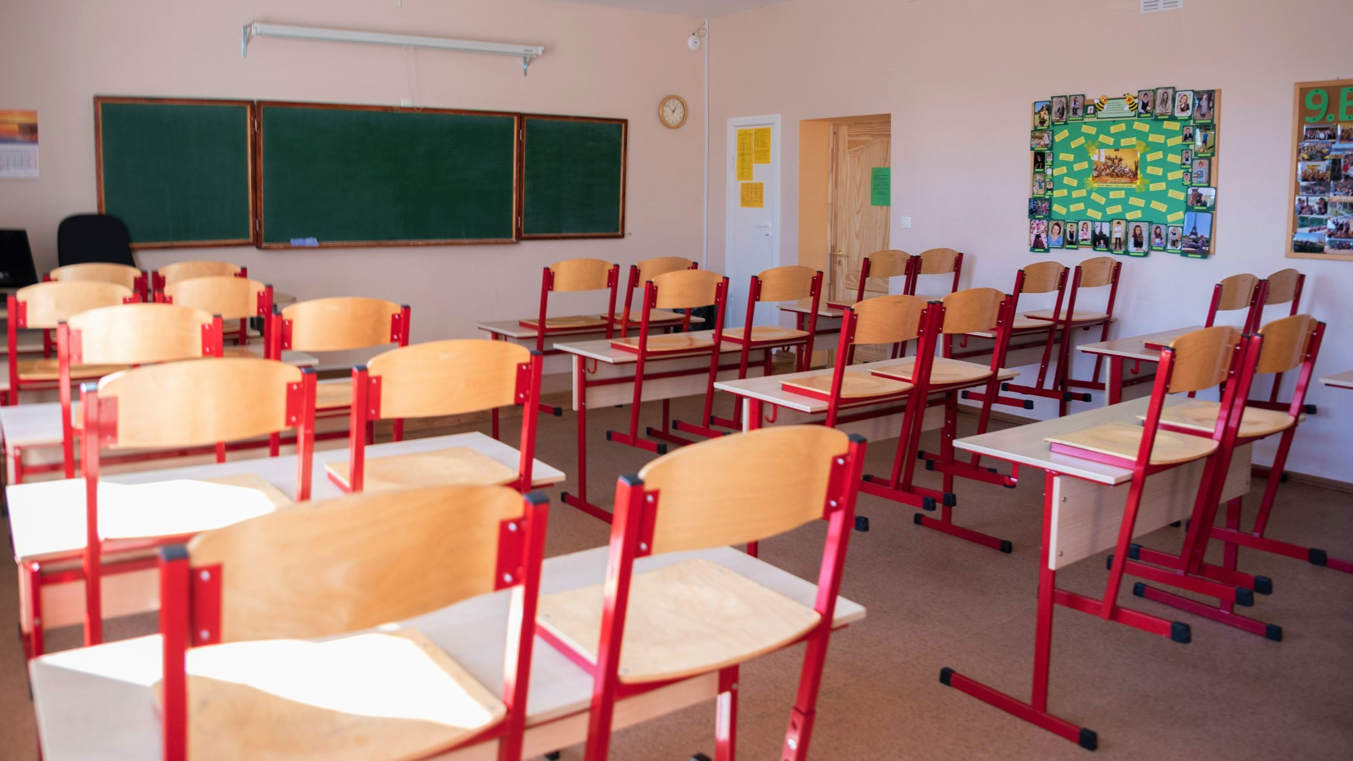Būs izmaiņas noteikumos bērnu pieteikšanai un uzņemšanai Rīgas skolu 1. klasēs