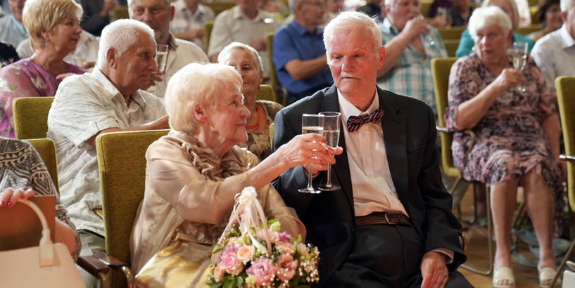 Rīgas pašvaldība aicina pieteikties Zelta kāzu jubilārus