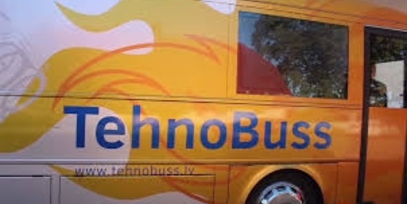 Viena diena moderno tehnoloģiju karuselī