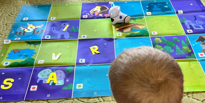 Bērnudārza ikdienā ienācis pirmais robots