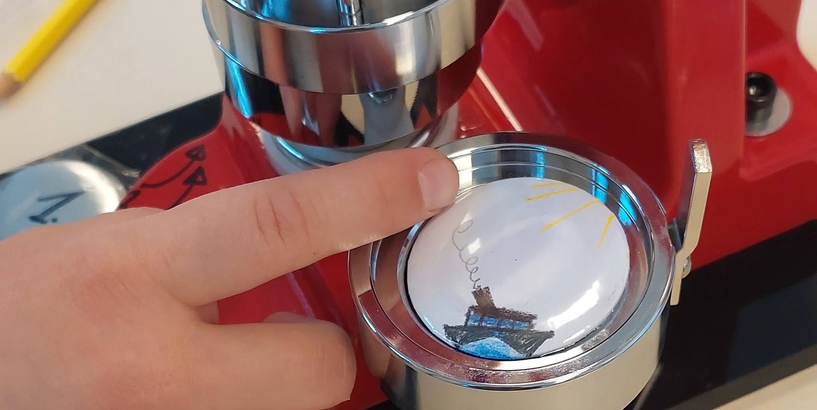 Nozīmīšu pagatavošanas prese