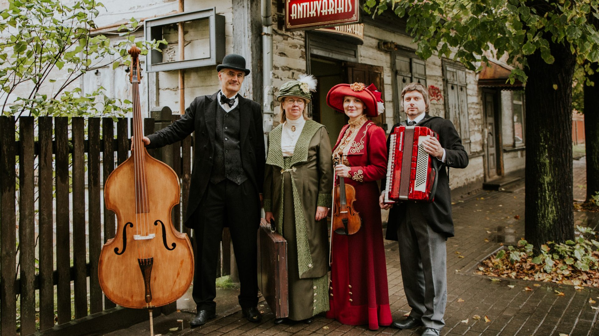 “Hāgenskalna muzikanti” un Pūtēju ansamblis “Rīga” aicina uz Iļģuciema pagalma svētkiem
