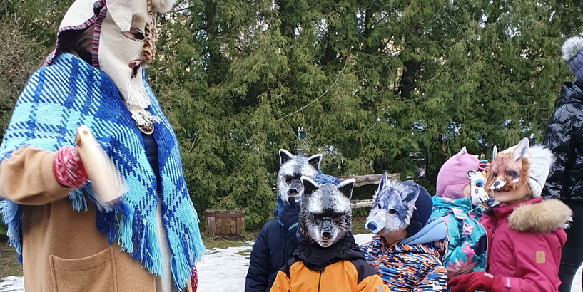 Bluķa vilkšanas tradīcija bērnudārzā “Dzirnaviņas”