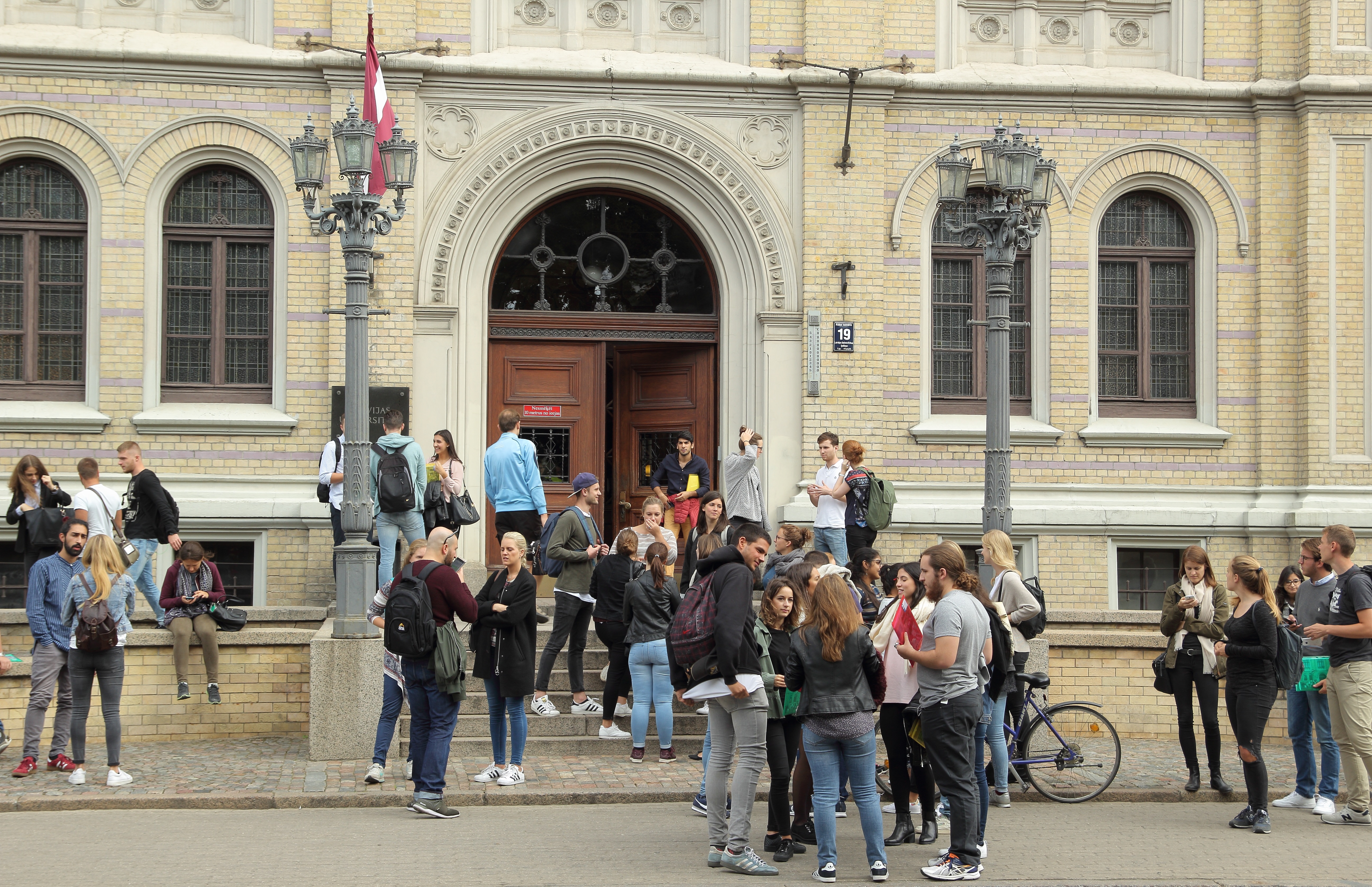 Latvijas Universitātē turpinās studentu uzņemšana