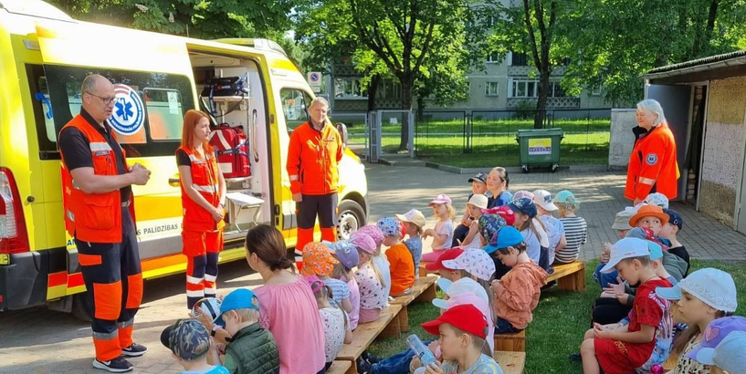 Tikšanās ar Neatliekamās medicīniskās palīdzības dienesta darbiniekiem
