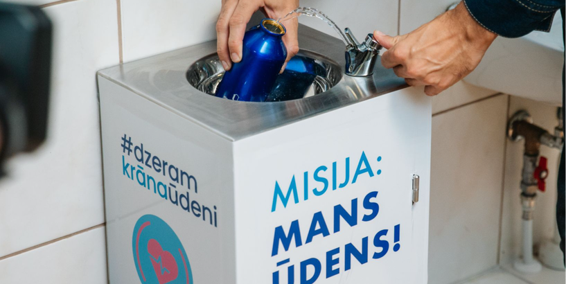 Rīgas skolās sāk uzstādīt dzeramā ūdens stacijas