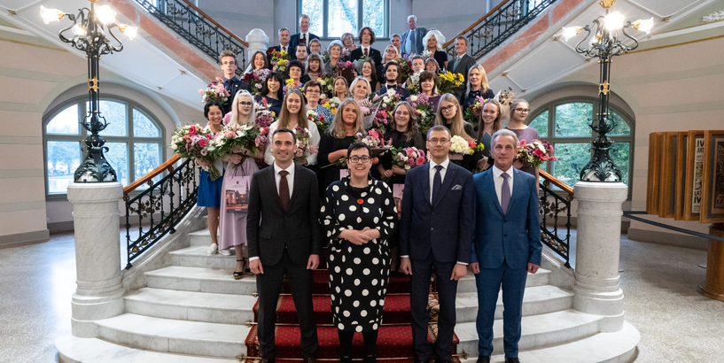 Jau 25. reizi Rīgā pasniegtas balvas “Zelta pildspalva” un “Zelta stipendija”  