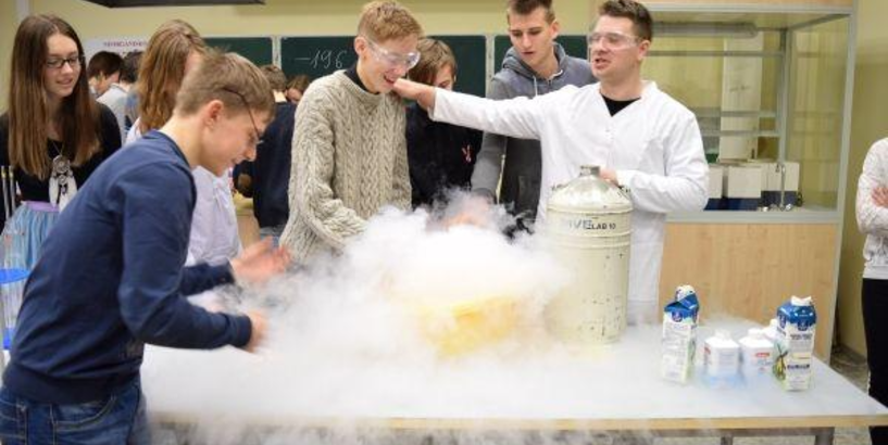 Sagatavošanas kursi ķīmijā vidusskolēniem sekmīgai eksāmenu kārtošanai