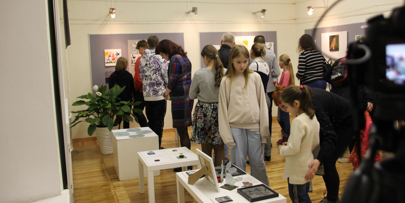 Izstāde “Stikla stāsti - gadalaiki”