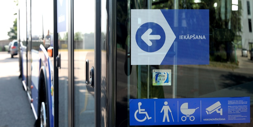 Iedzīvotājus aicina izvērtēt sabiedriskā transporta izmantošanas nepieciešamību