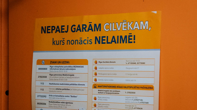 Rīgas Valsts vācu ģimnāzijas audzēkņi ziedo patversmei