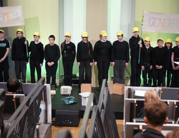 Apbalvotas klimatam draudzīgākās Rīgas skolēnu komandas un skolas