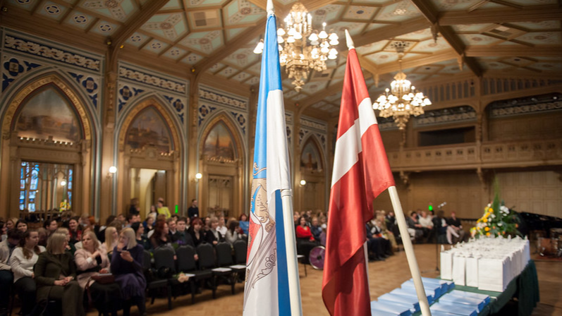 Godinās labākos 2025. gada Rīgas skolēnus 