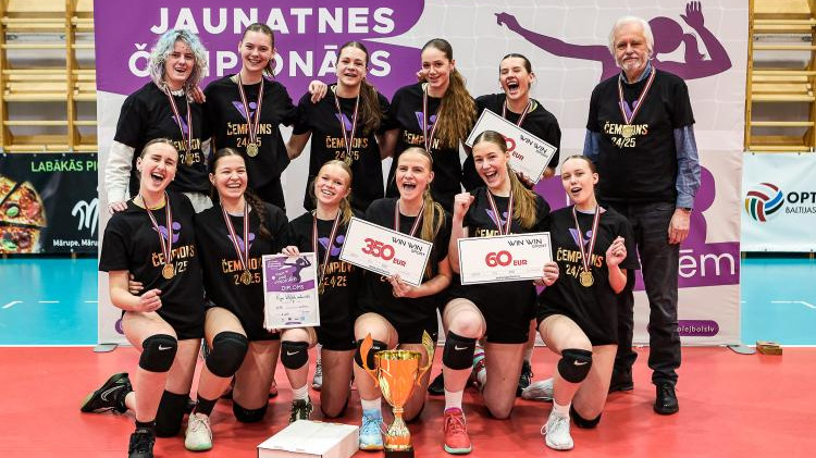 Rīgas Volejbola skolas Normunda Lūša volejbolistes Latvijas U17 čempiones