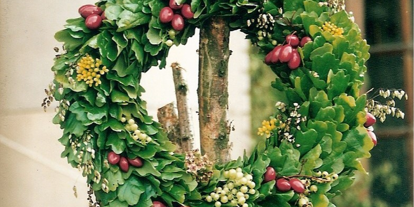 Rīta kafija Rīgas Latviešu biedrībā un Jāņu svētku ziedu vainagu veidošanas meistarklase