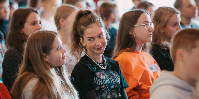 Pētījums: visbiežāk nožēlo dalīšanos ar foto un agresīvu izturēšanos internetā