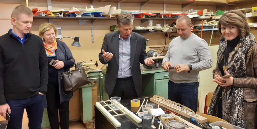 Ciemos pie kolēģiem