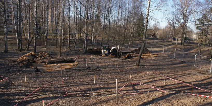 Ziepniekkalna kāpās tehnika sāk līdzināt zemi