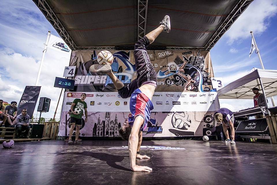 “Ghetto Games” aicina uz starptautiskajām futbola frīstaila sacensībām