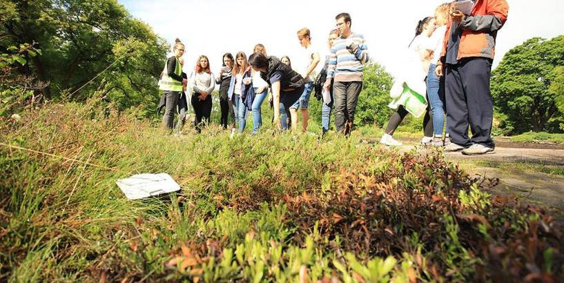 Ekskursijas un nodarbības skolēniem LU Botāniskajā dārzā 