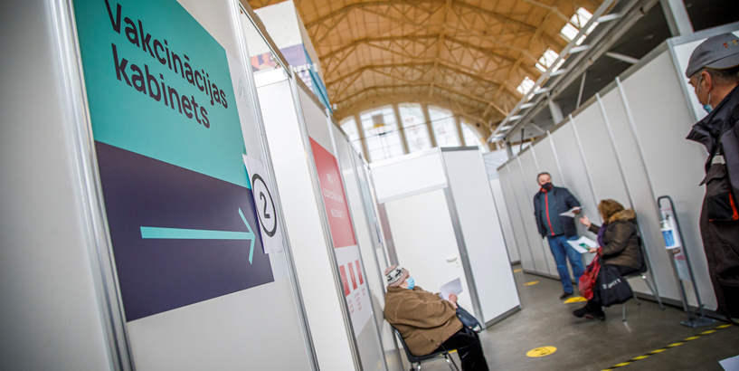 Rīgas Centrāltirgū atklāts masu vakcinēšanas centrs