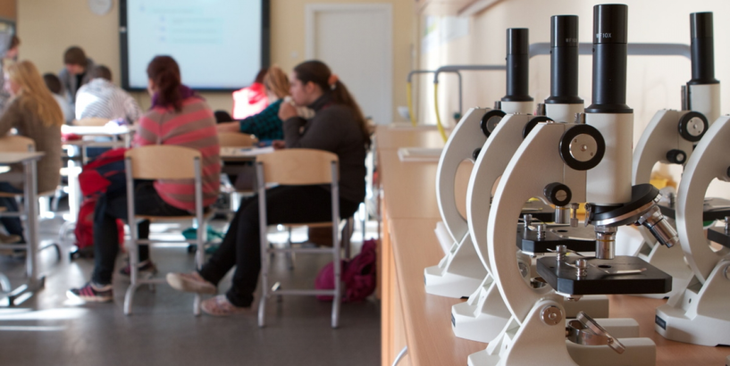 Četrās Rīgas izglītības iestādēs ieceļ jaunus vadītājus