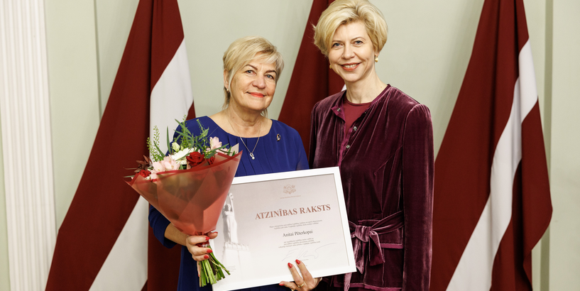 Izglītības un zinātnes darbiniekiem pasniegti Ministru kabineta Atzinības raksti
