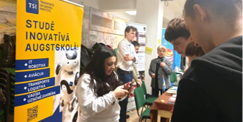 Skolēni iepazīstas ar studiju iespējām Transporta un sakaru institūtā