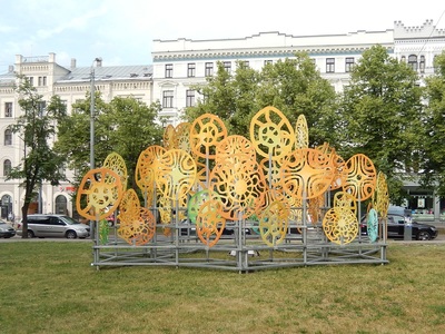 KAROGKONSTRUKCIJAS - L?GO SAULES.JPG