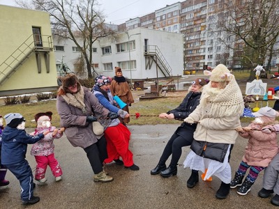 kazas un aza cina.jpeg