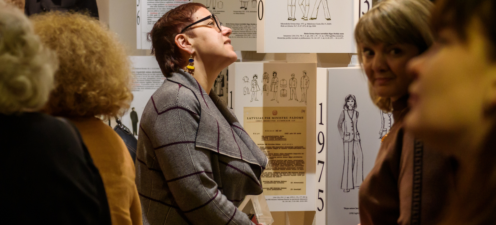 Atklāta Rīgas Skolu muzeja izstāde “Skola. Apģērbs. Laikmets”