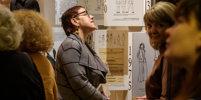 Atklāta Rīgas Skolu muzeja izstāde “Skola. Apģērbs. Laikmets”